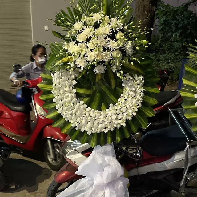 Hình ảnh hoa giao hàng thực tế